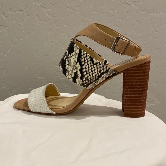 Vince Camuto Shoes - Vince Camuto heels size 7 NWOT